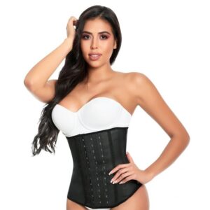 Gaine Ann Michell 2023 latex 3 crochets